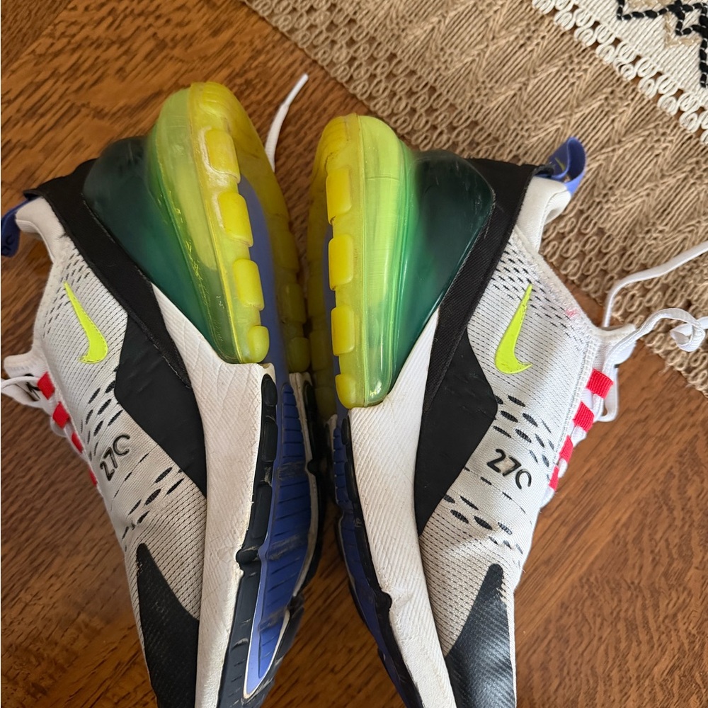 Nike Air 270 Women’s Sneakers
